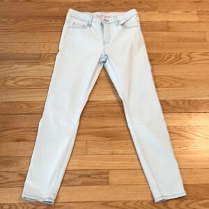 Forever 21 Ankle Jeans. Size 24